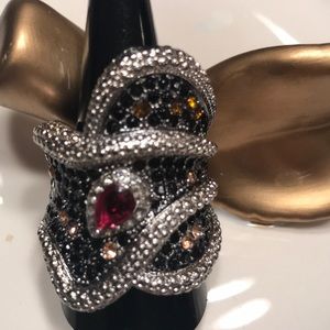 Beautiful snake design ring in size 9 woman